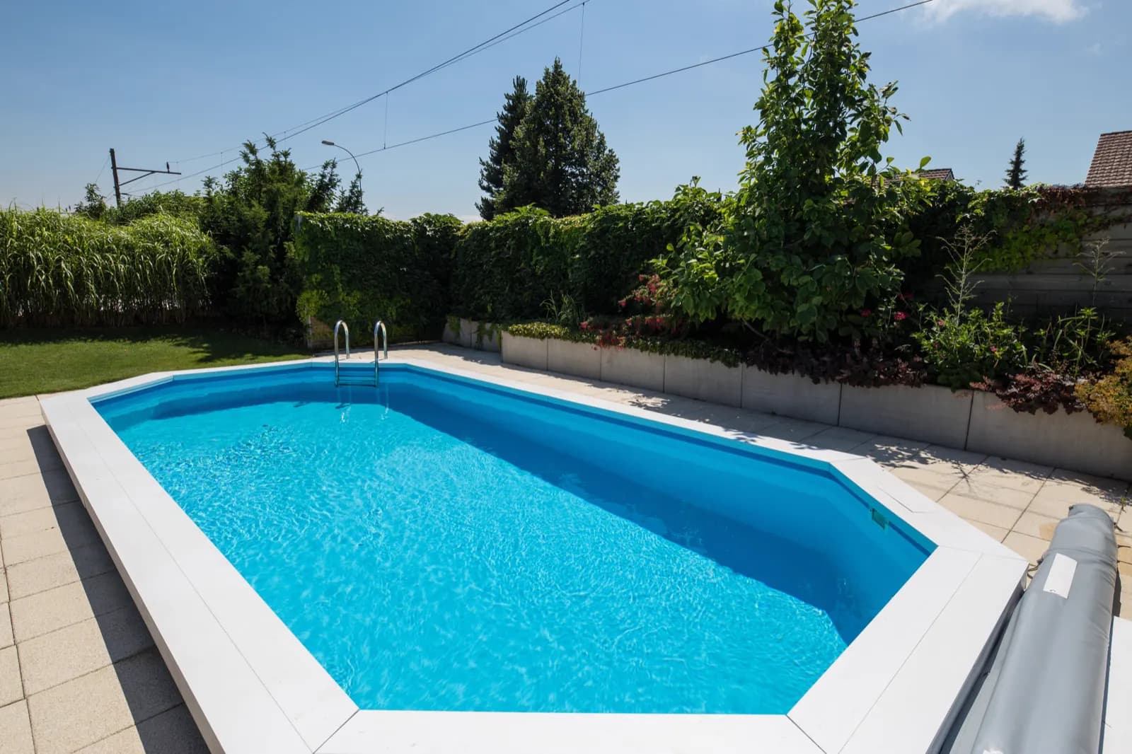 Piscine équipée de la membrane Alkorplan 2000, coloris Bleu Adriatique
