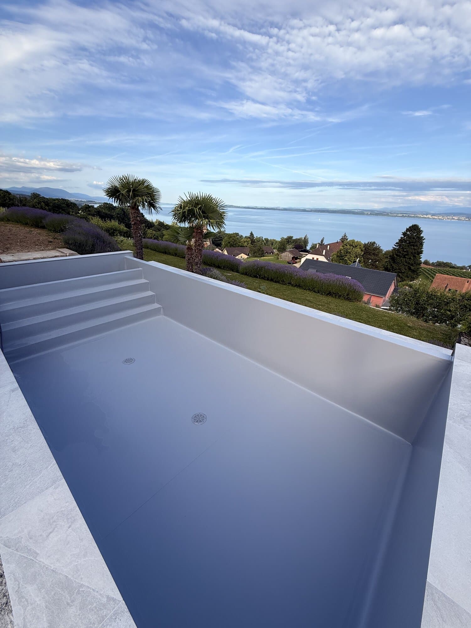 Pose neuve — villa à débordement face au Léman, membrane PVC armé